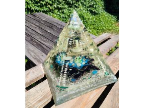 Pyramida MEGA MEGA VELKÁ - ONYX, MĚSÍČNÍ KÁMEN fosforuje, 9 kg