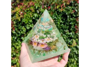 Pyramida květy, fosforuje