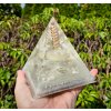 Pyramida očisty, krystal z Vysočiny, fosforuje