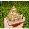 Pyramida křišťál, jemně fosforuje