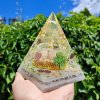 Pyramida lásky a štěstí se zlatem 24 karátů, růženín, fosforuje