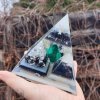 Pyramida speciál šungit, malachit, fosforuje