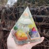 Pyramida Transformace speciál, pruhovaný achát, fosforuje