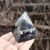 Pyramida šungit černá