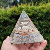Pyramida měsíční kámen fosforuje