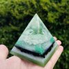 Pyramida chalcedon, Šungit, fosforuje