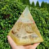 Pyramida speciál, jantar, pruhovaným achát,fosforuje