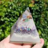 Pyramida mix kamenů, křišťál