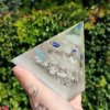 Pyramida lapis lazuli, fosforuje