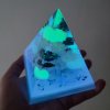 Pyramida lapis lazuli, fosforuje