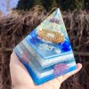 Pyramida - vesmírný květ života, ametyst, velká