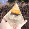 Pyramida hravosti, onyx, fosforuje
