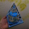 Pyramida moře klidu, pruhovaný achát - fosforuje