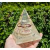 Pyramida andělská s granátem, jemně fosforuje