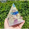 Pyramida prstýnek lásky s růženínem, fosforuje