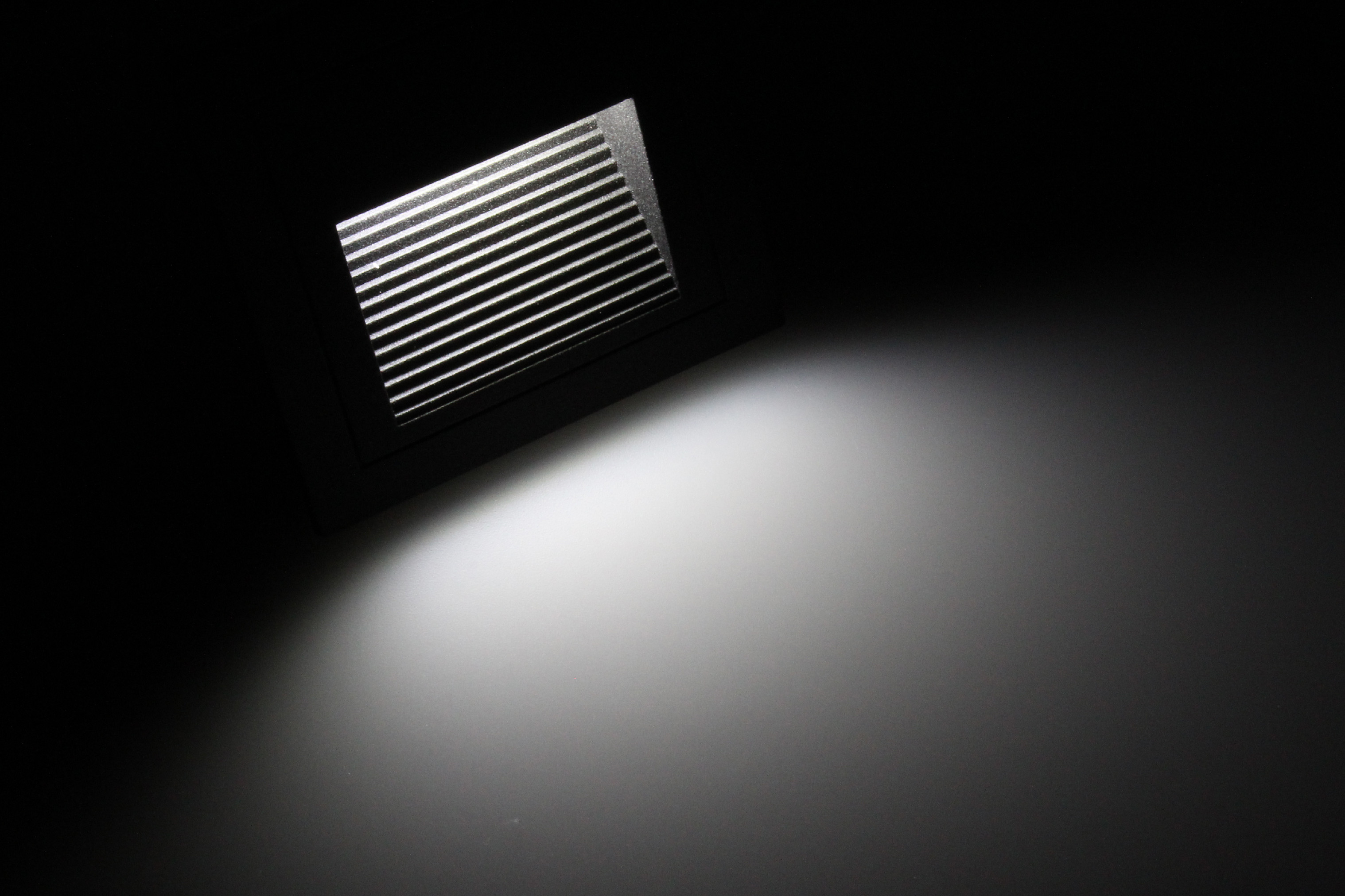 T-LED s.r.o. T-LED vestavné svítidlo LOPEN-B-IP65 černé Varianta: Studená bílá