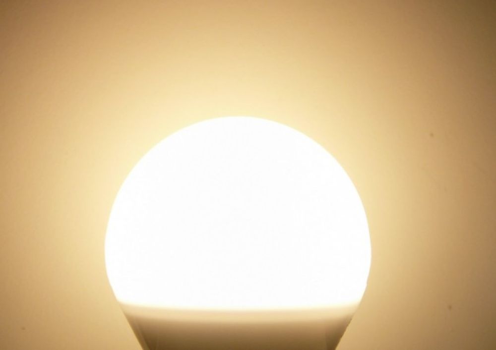 T-LED s.r.o. LED žárovka E27 L15W A60 Varianta: Teplá bílá