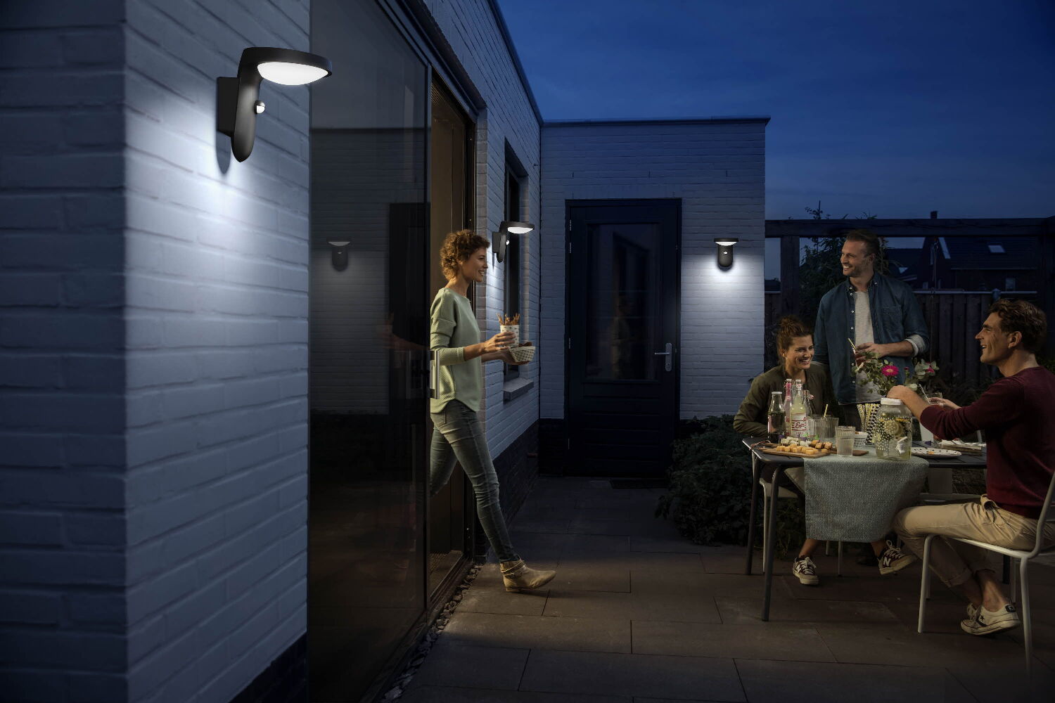 Philips Tyla IR venkovní nástěnné LED svítidlo se senzorem 9W 930lm 4000K IP44, antracit 929003260101
