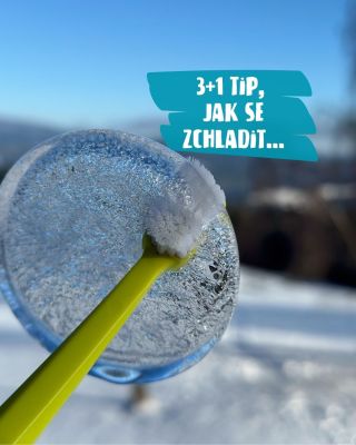 Co byste udělali s kostkou ledu? . Pomazali se s ní. Hodili do sklednice s pitím. Vycucali? . Už jen představa hroudy...