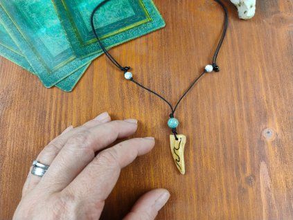 vlna jaspis imperiál, howlit (2)