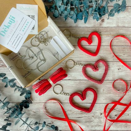 Valentýnská kreativní sada – vytvoř si srdíčkovou klíčenku ❤️