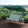Zahradní houpačka MultiGarden YIT-4006 v zahradě
