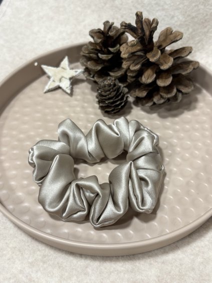 Perleťová | Hedvábná scrunchie