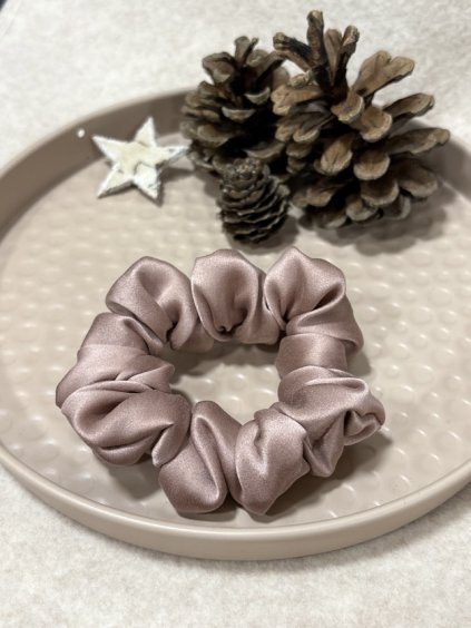 Večerní růže | Hedvábná scrunchie