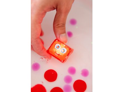 gp4pksammy red senzoricke svietiace kocky do vody sammy 05