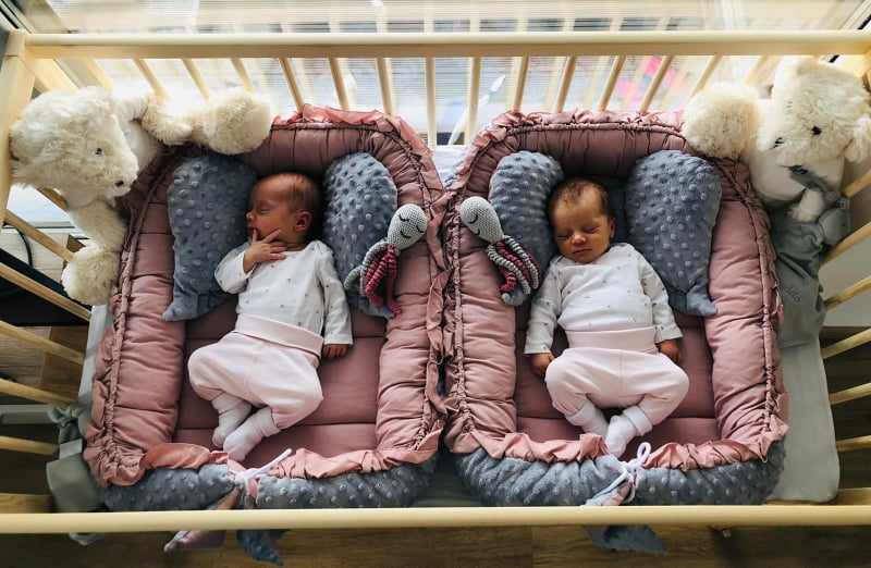 Pelíšky a hnízdečka pro dvojčátka