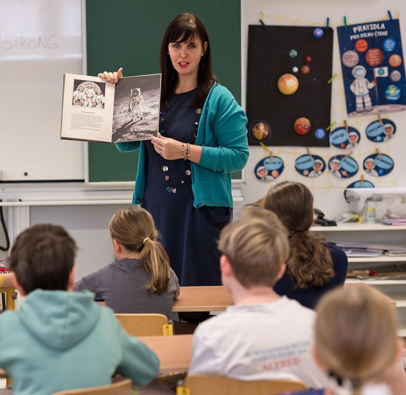 Předčítáme knihy aneb "Jak vytvořit prostředí vstřícné k dětskému čtenářství"