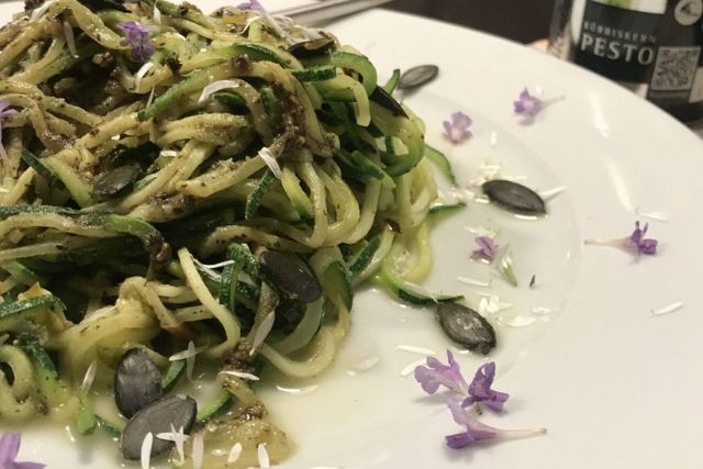 Těstoviny s dýňovým pestem