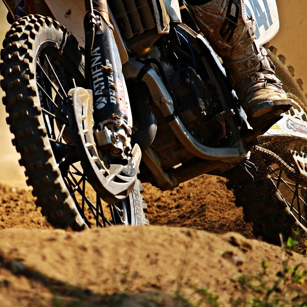 Jak správně nahustit pneumatiky a pohlídat tlak