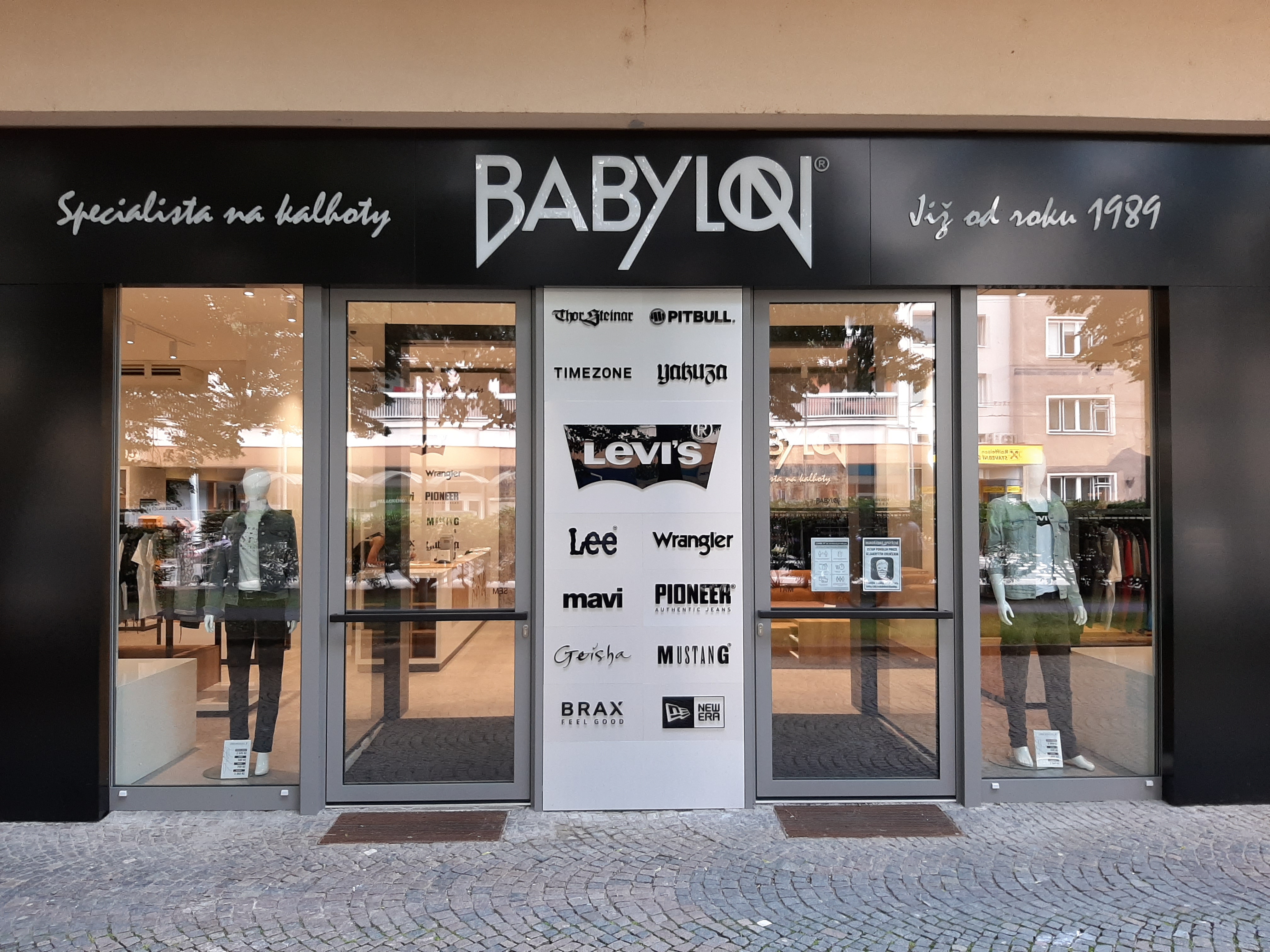 1_Prodejna_Babylon_-_Navstivte_nas_v_Pardubicich