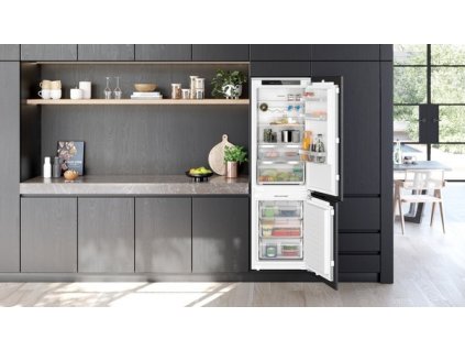 595 iq500 vestavna chladnicka s mrazakem dole 177 2 x 55 8 cm ploche panty s jemnym doviranim siemens ki86nadd0