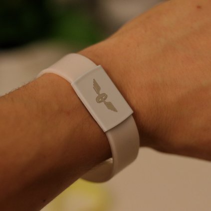 Náramek - okřídlené kolo (bílá)