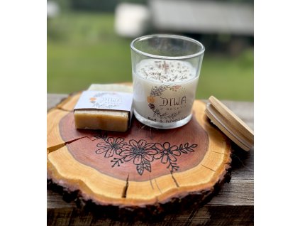 Dárkový balíček svíčka, mýdlo, prkýnko