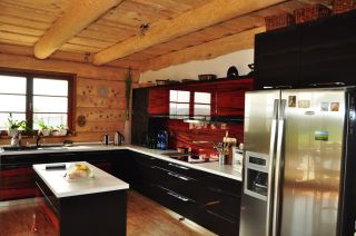 Tady se to vaří samo... #srubypacak #udrzitelnost #beskydy #drevosusmevem #prirodnimaterialy #roubenky #sruby #ekologicky...