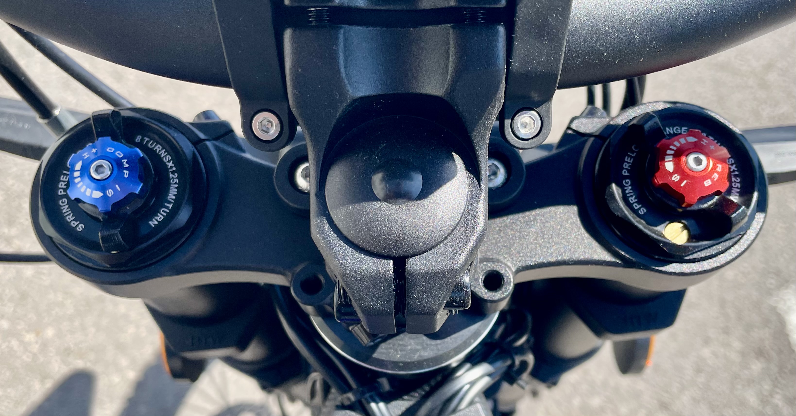 talaria_sting_l1e_mx_suspension_podvozok