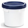 plastový kbelík s modrým víkem
