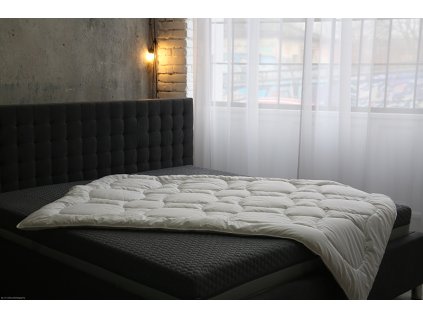 prikrývka z kašmírového ovčieho rúna a BIO bavlny