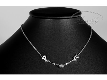 Personalizovaný náhrdelník se zirkonem – šperk s hlubokým významem