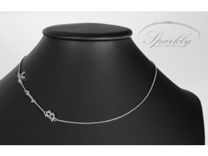 Elegantní personalizovaný šperk s ruční ražbou