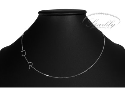 Zlatý písmenkový řetízek ozdobený zirkonem