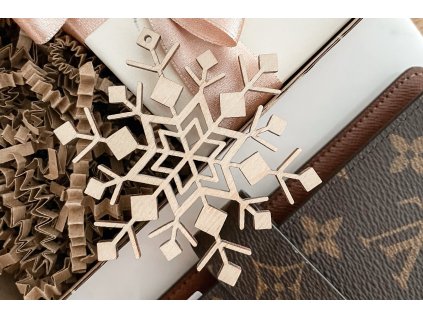 Poctivá česká výroba – dřevěné vánoční ozdoby, které vydrží roky.