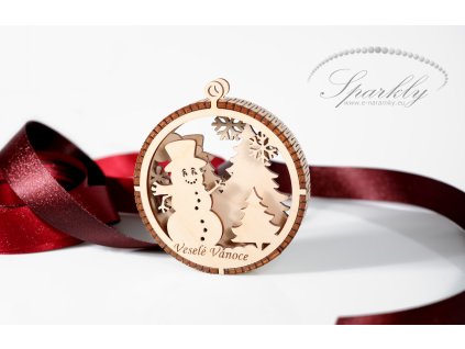 Originální 3D vánoční ozdoba z březové překližky s perníčkovým motivem, vyráběná ručně na severu Čech.