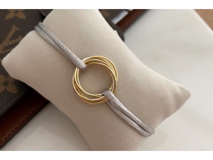 Personalizovaný zlatý náramek karma na hedvábné stužce