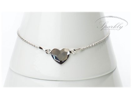 Personalizovaný stříbrný náramek ozdobený srdíčkem