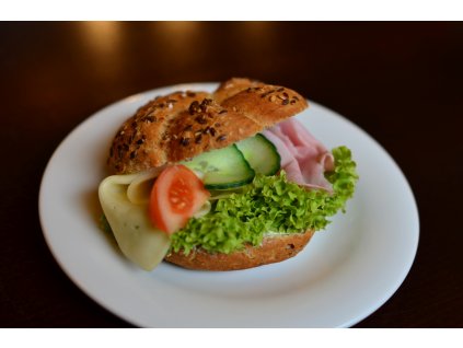 Obložená kaiserka celozrnná