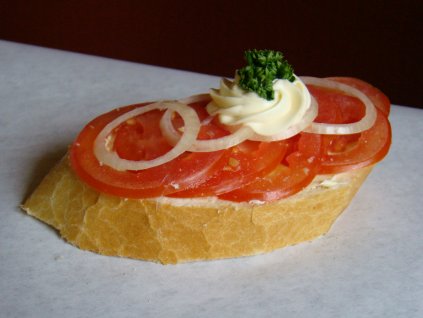 Chlebíček Rajčatový